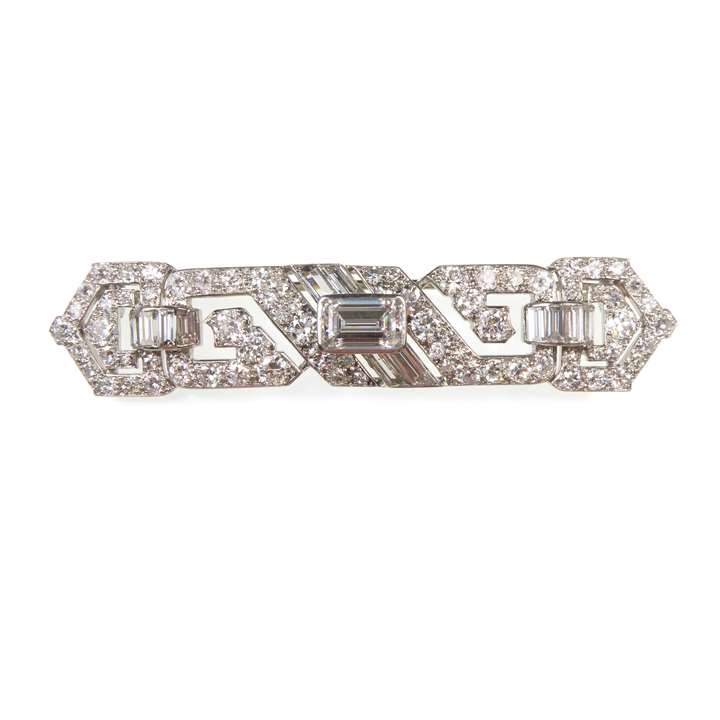 Art Deco diamond geometric scroll brooch, of rectangular outline
